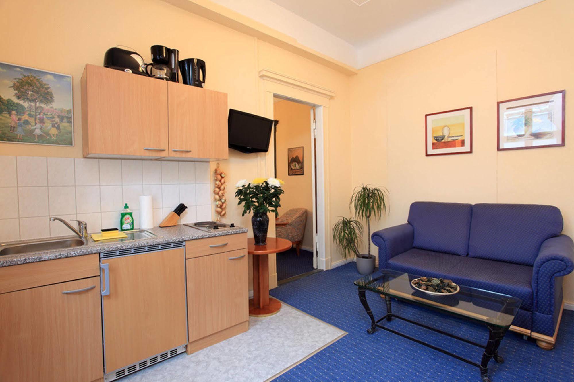 Hotel Central Inn Am Hauptbahnhof Pension Berlin Exteriör bild
